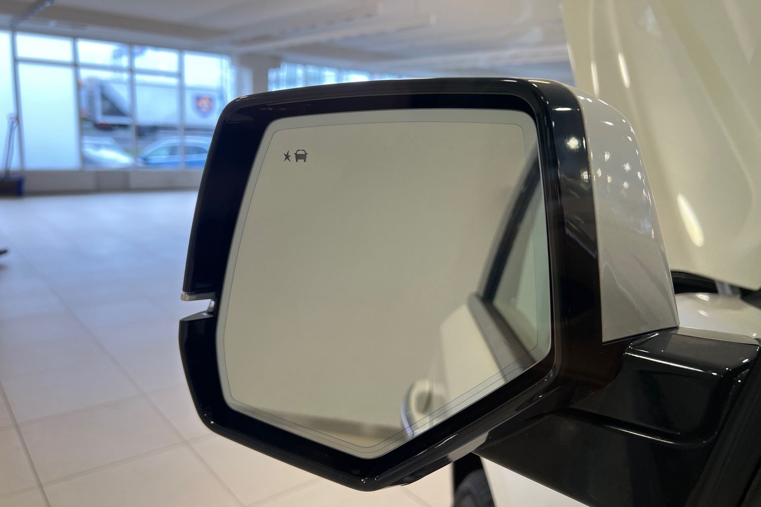 Car image 26
