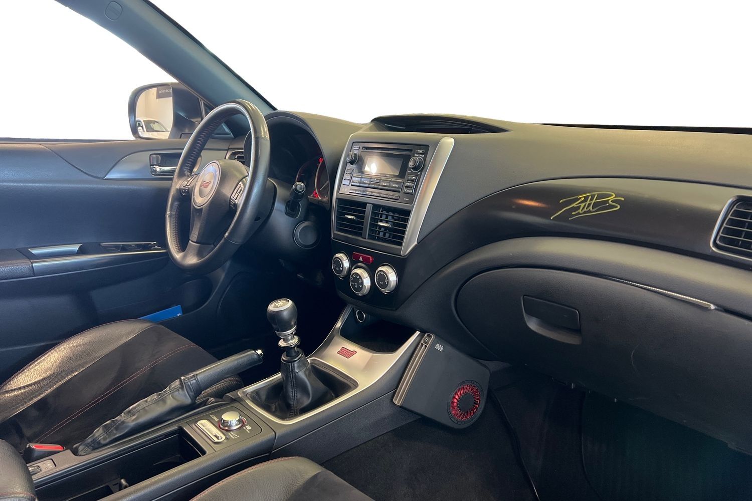 Car image 11
