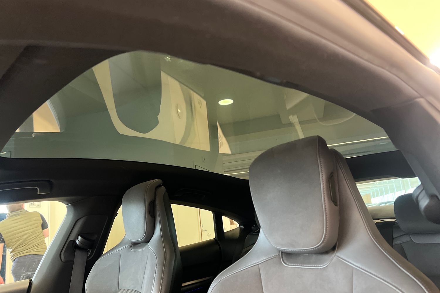 Car image 24