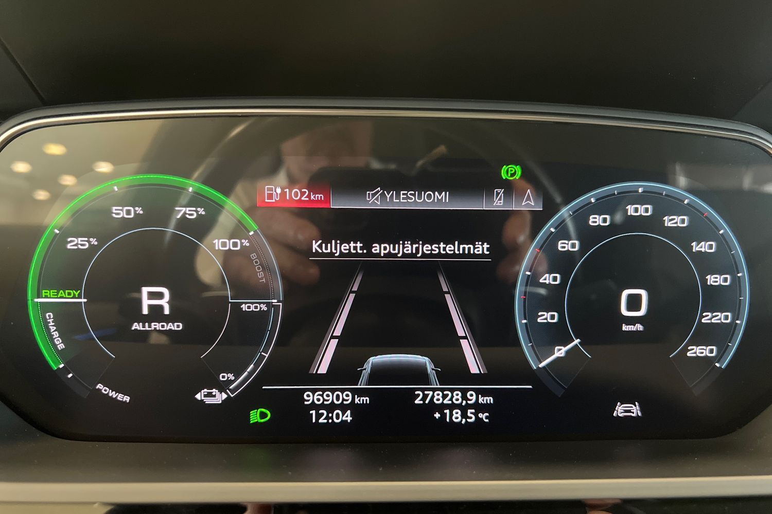Car image 18
