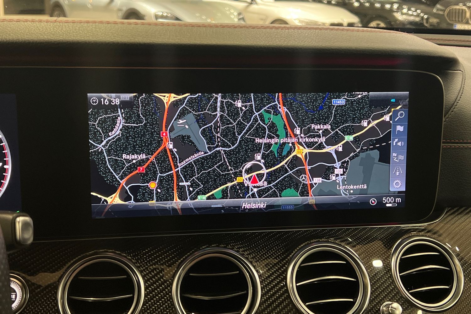 Car image 16