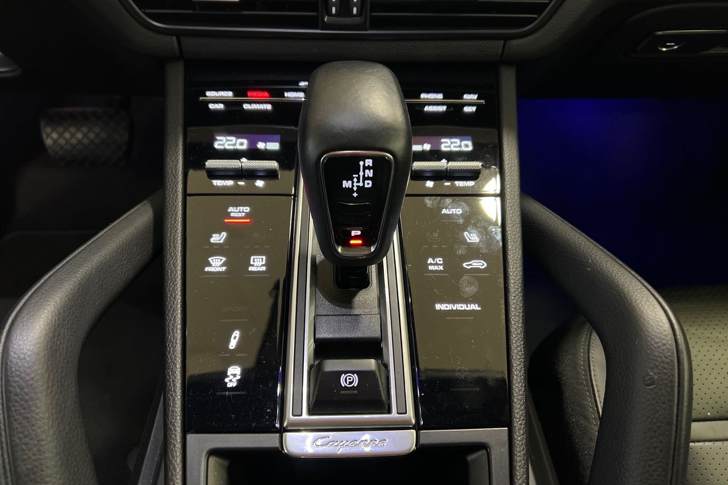 Car image 13