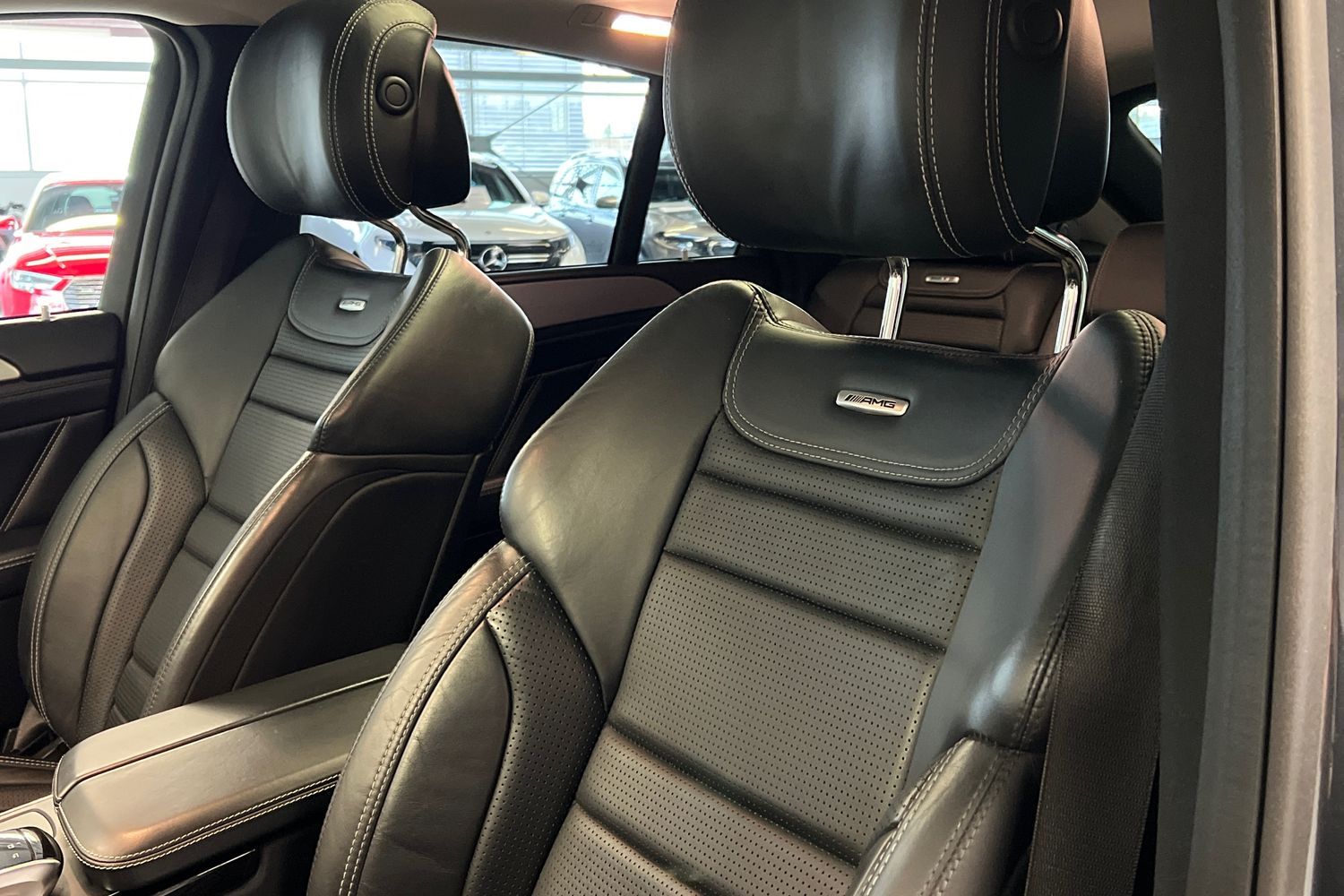 Car image 24