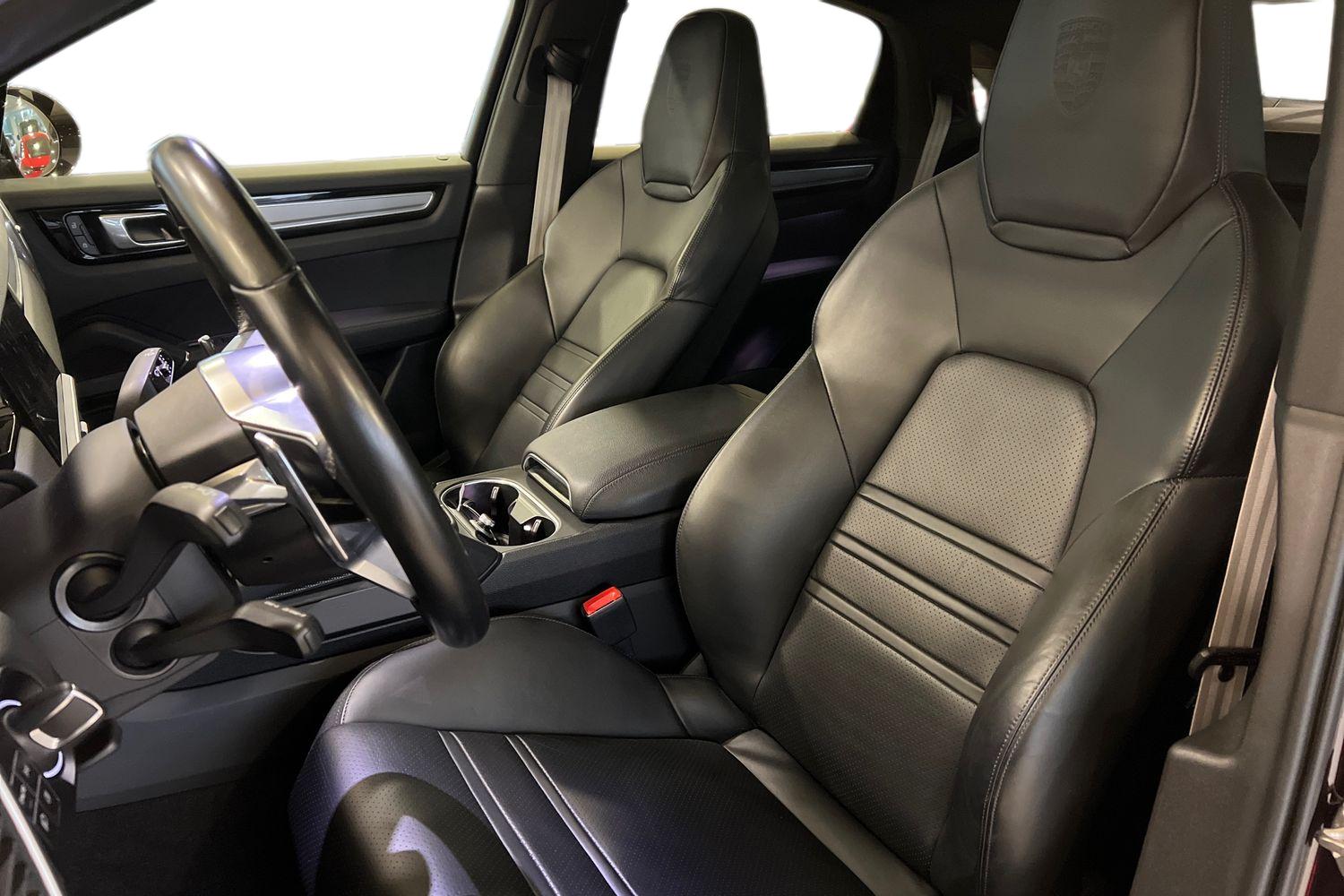 Car image 7