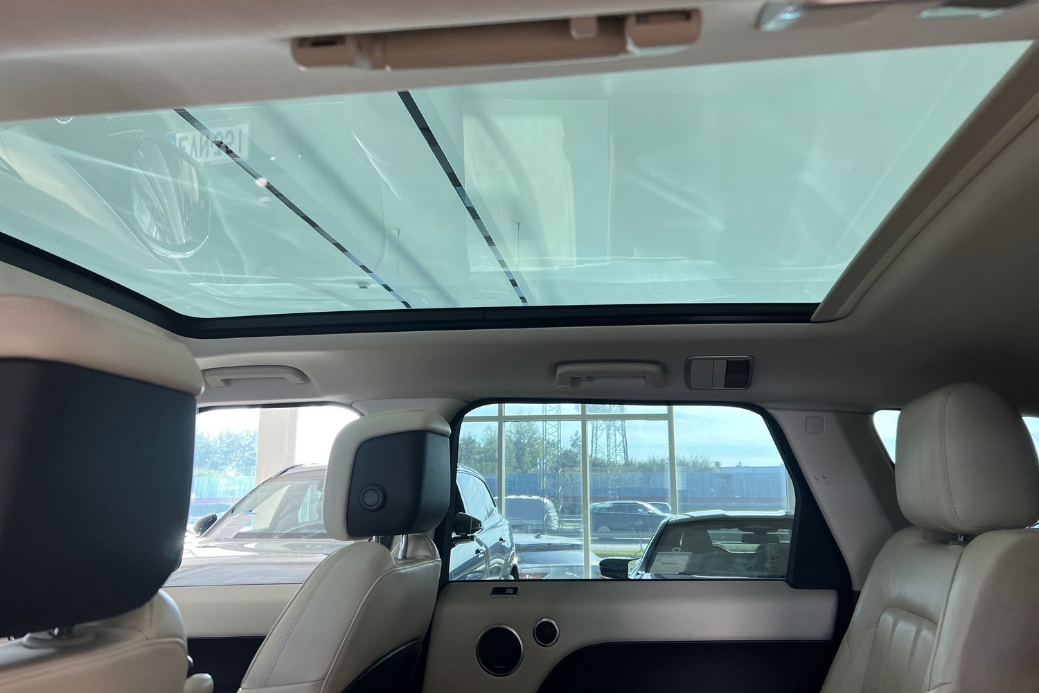 Car image 24