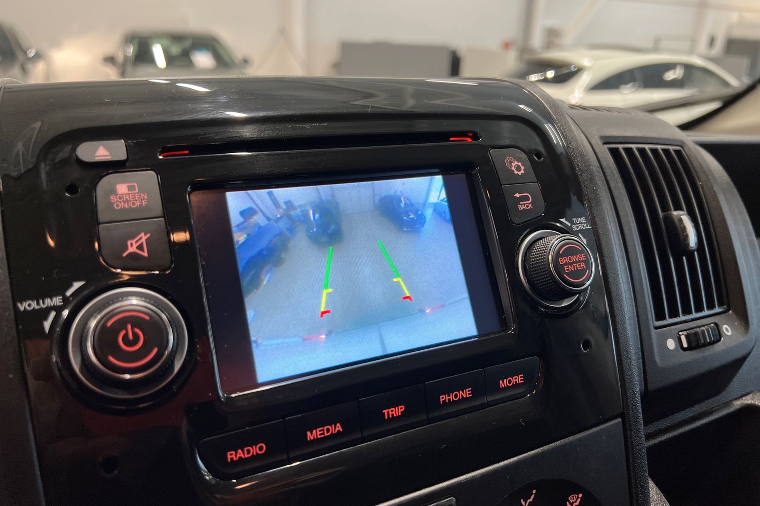 Car image 16