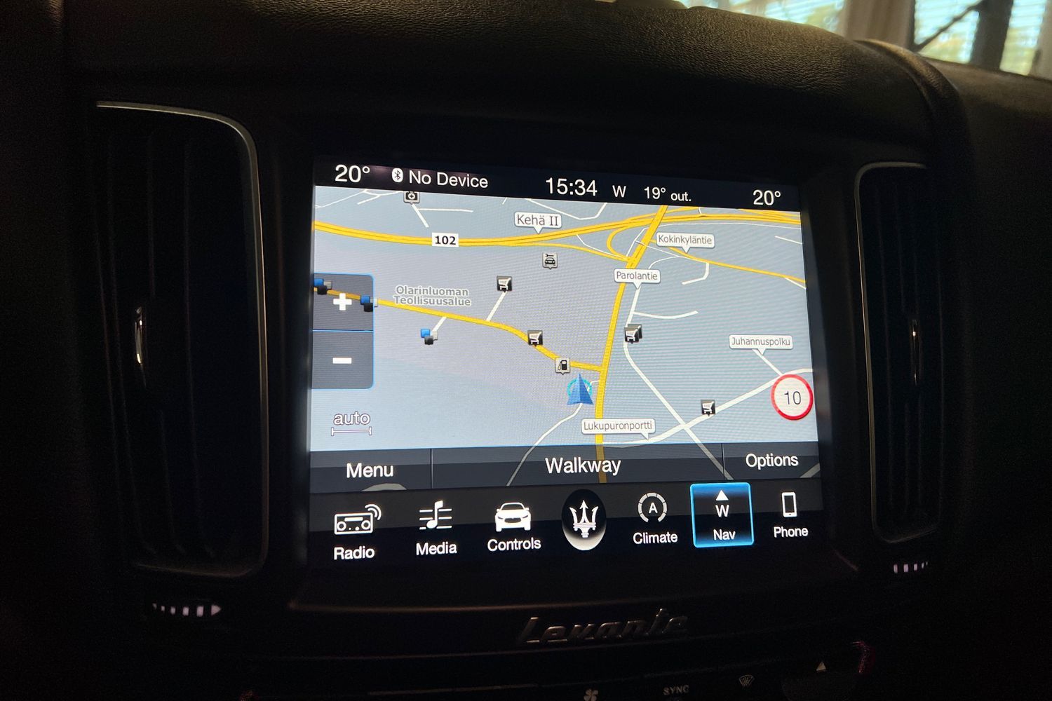 Car image 17
