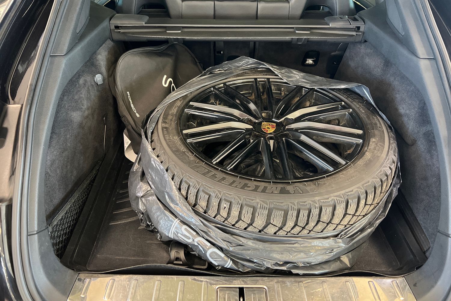 Car image 22