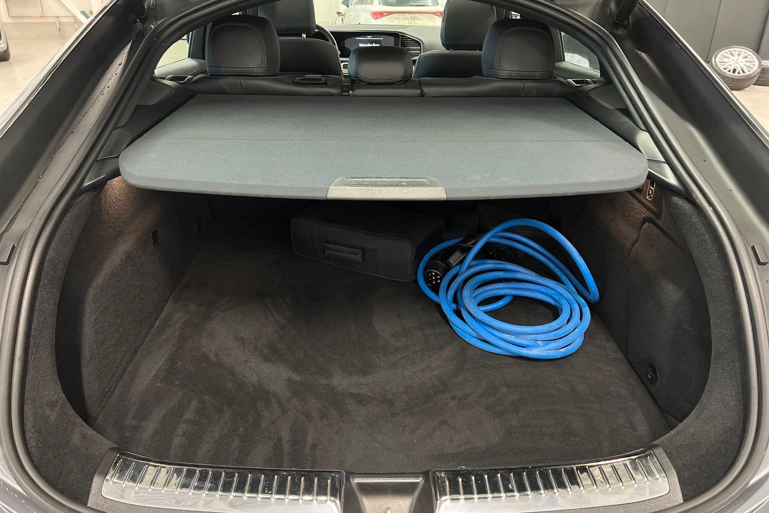 Car image 23