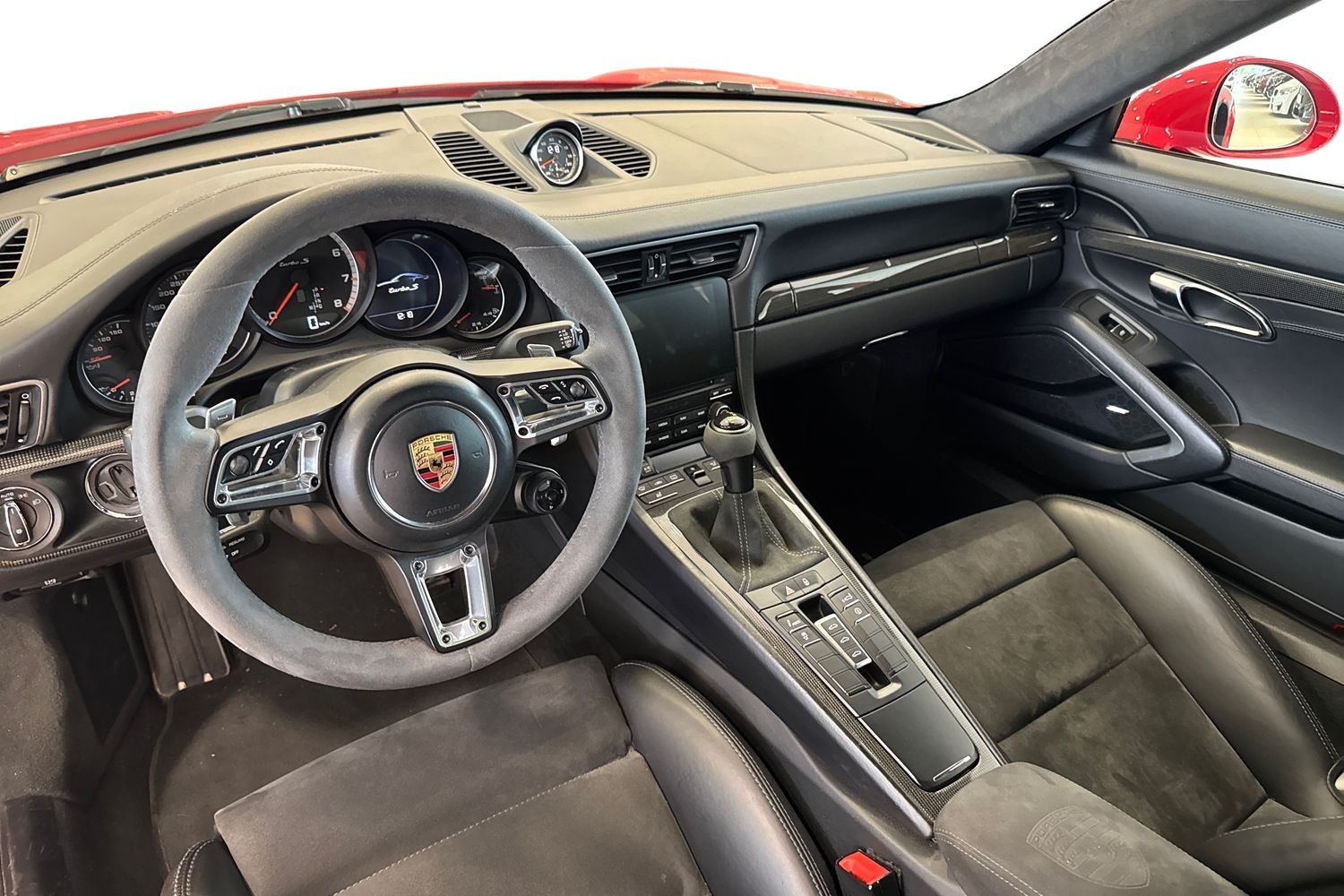 Car image 10