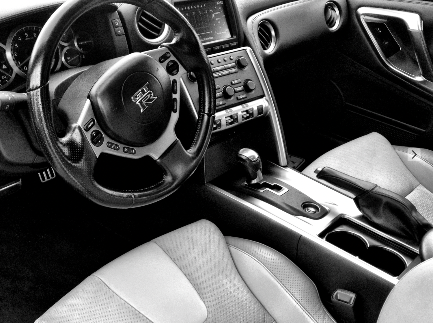 Nissan GT-R 2009 Interior